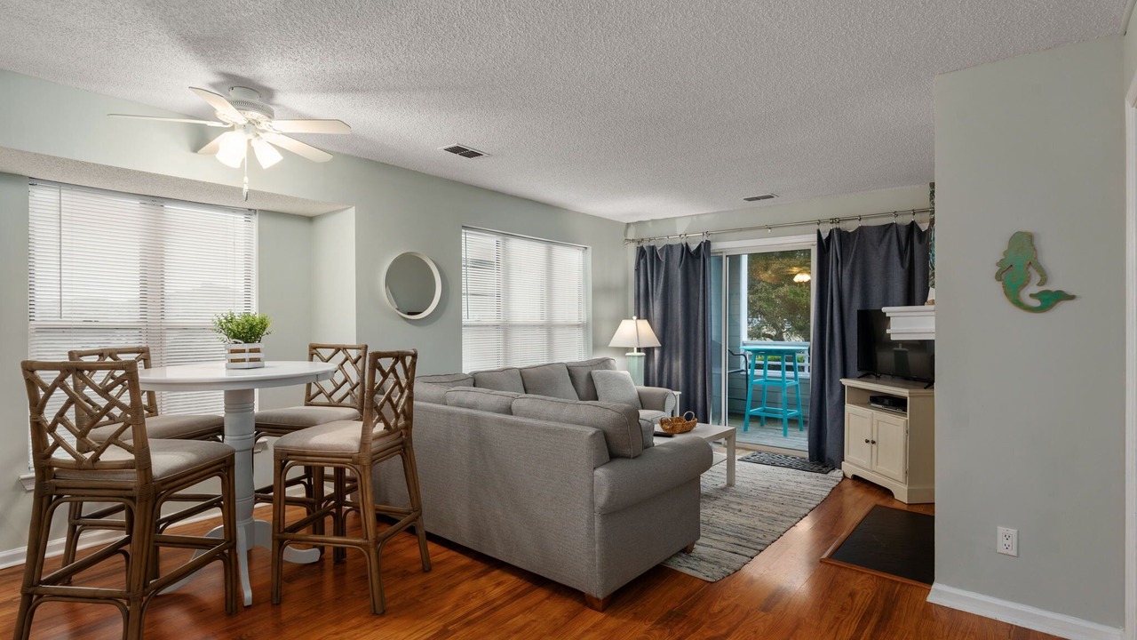 Photo of Livingroom in Manteo