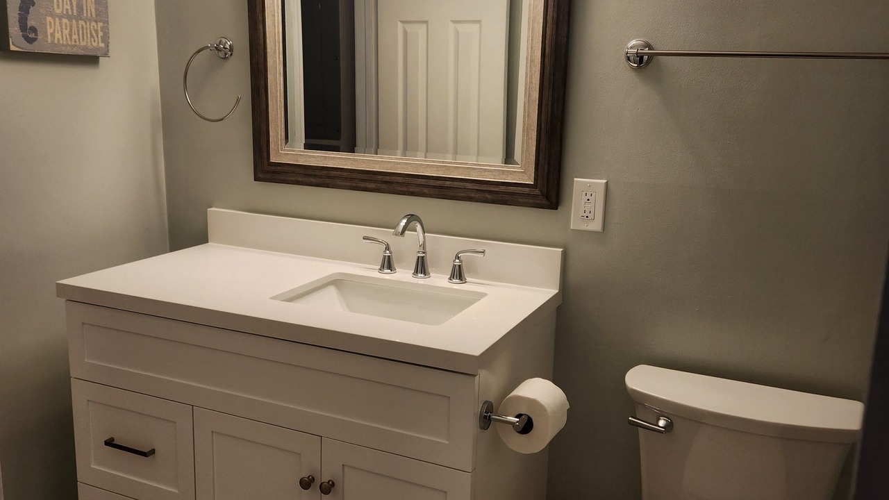 Photo of Bathroom in Manteo