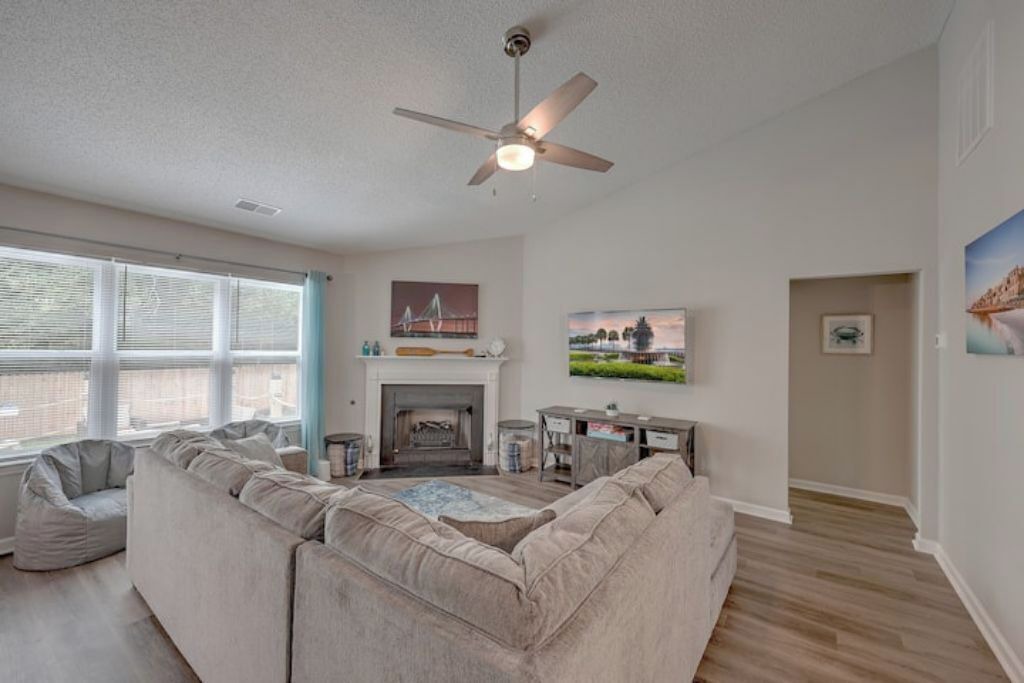 Photo of Livingroom in Goose Creek