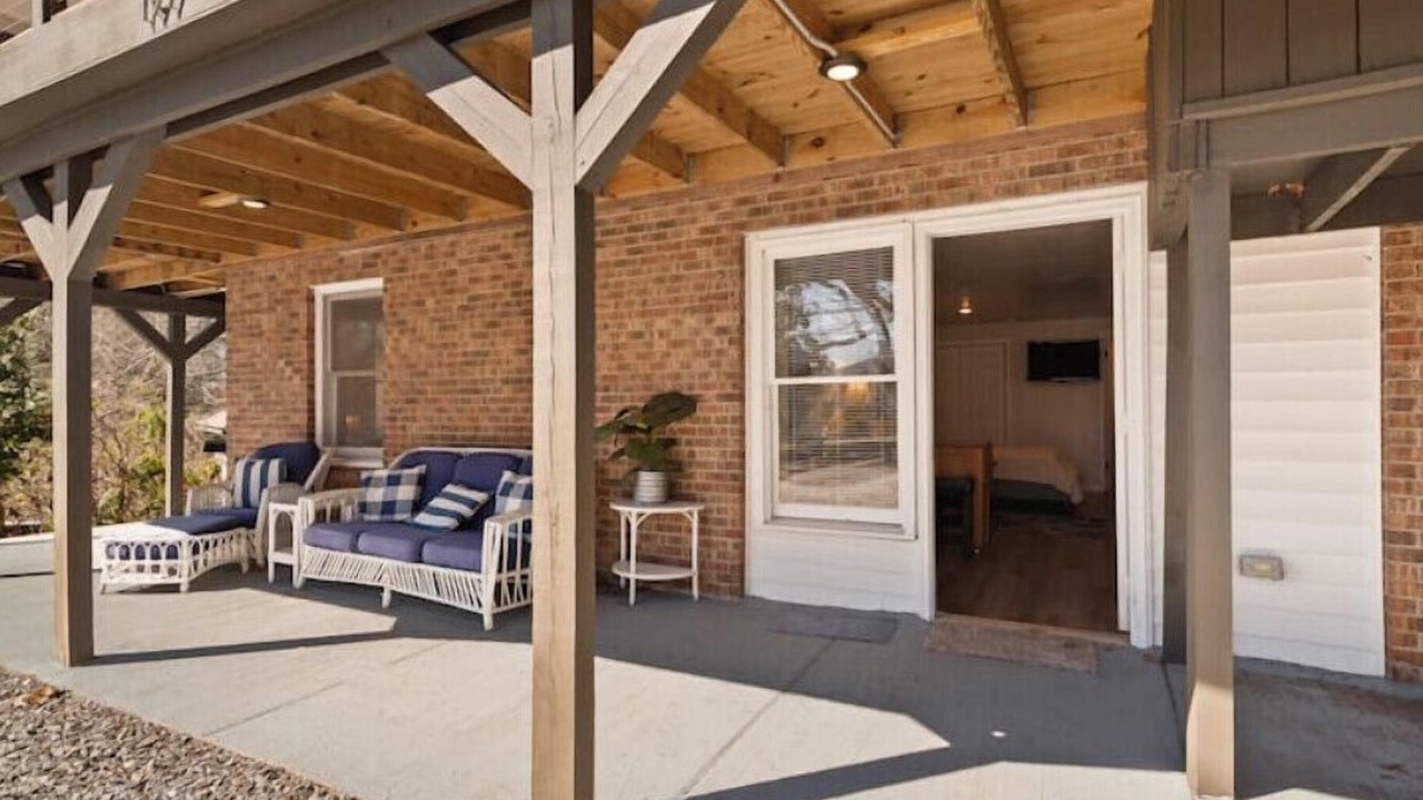 Photo of Patio Balcony in Lake Junaluska