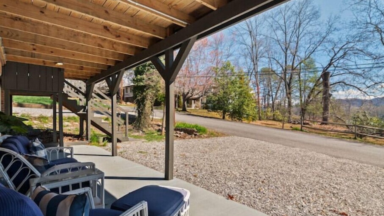 Photo of Patio Balcony in Lake Junaluska