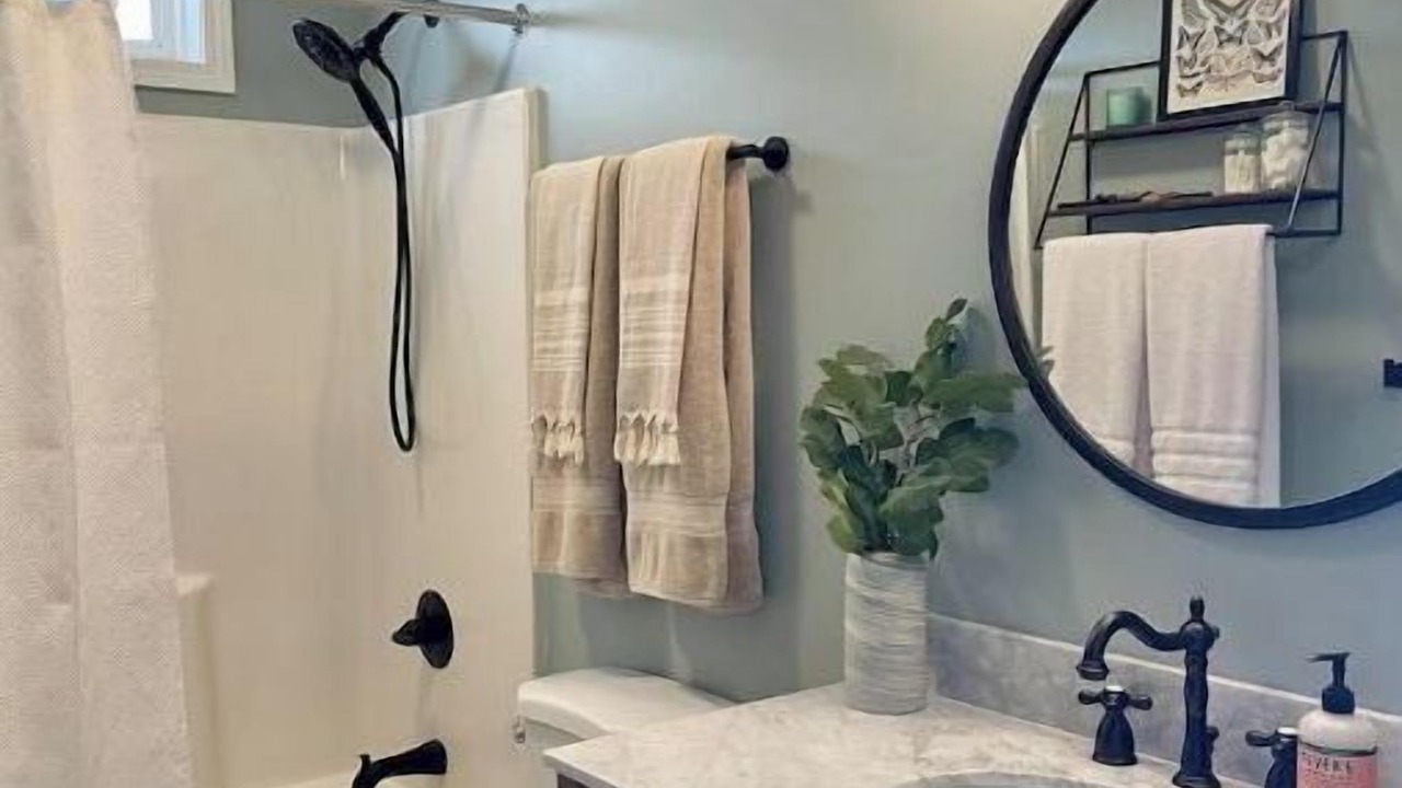 Photo of Bathroom in Fairview