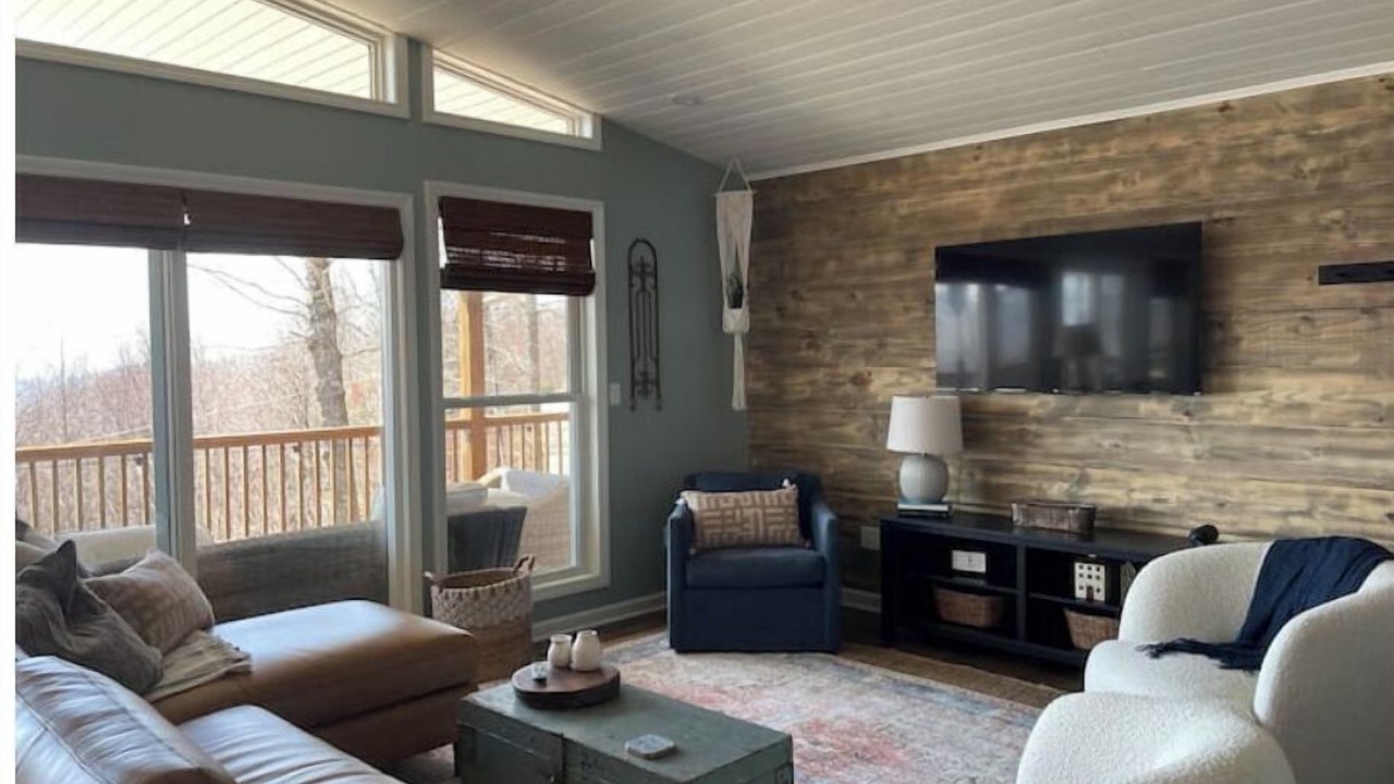Photo of Livingroom in Fairview