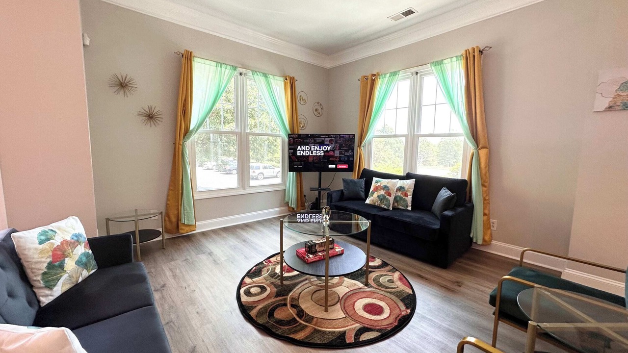 Photo of Livingroom in First Ward