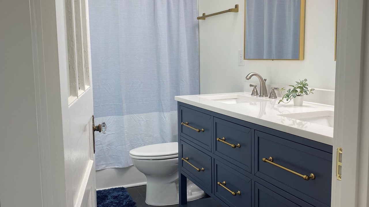 Photo of Bathroom in Cape Fear