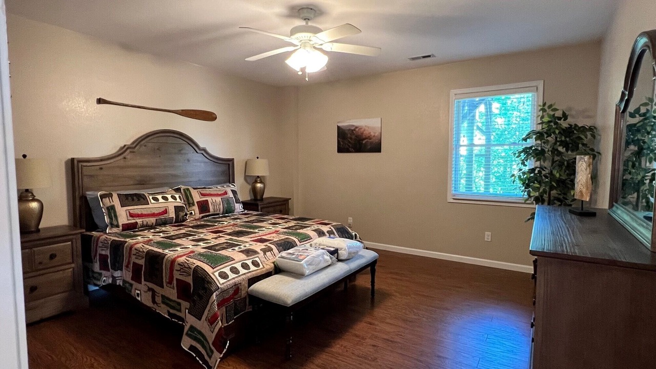 Photo of Bedroom in Murphy