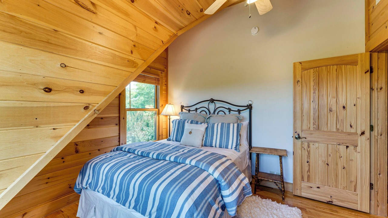 Photo of Bedroom in Vein Mountain