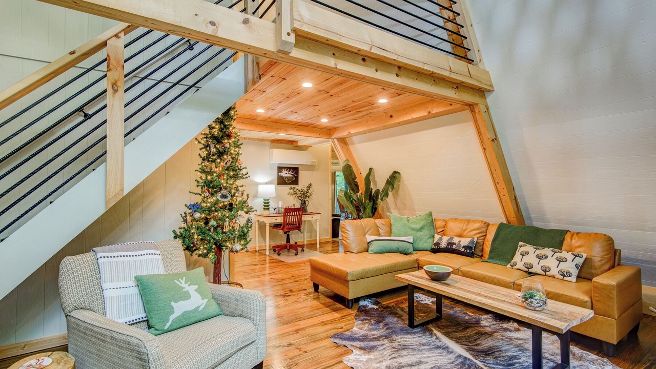 Photo of Livingroom in Charter Hills