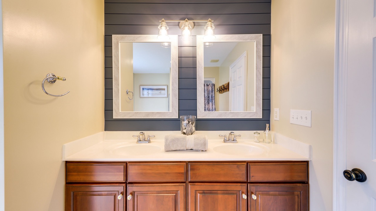 Photo of Bathroom in Harkers Island
