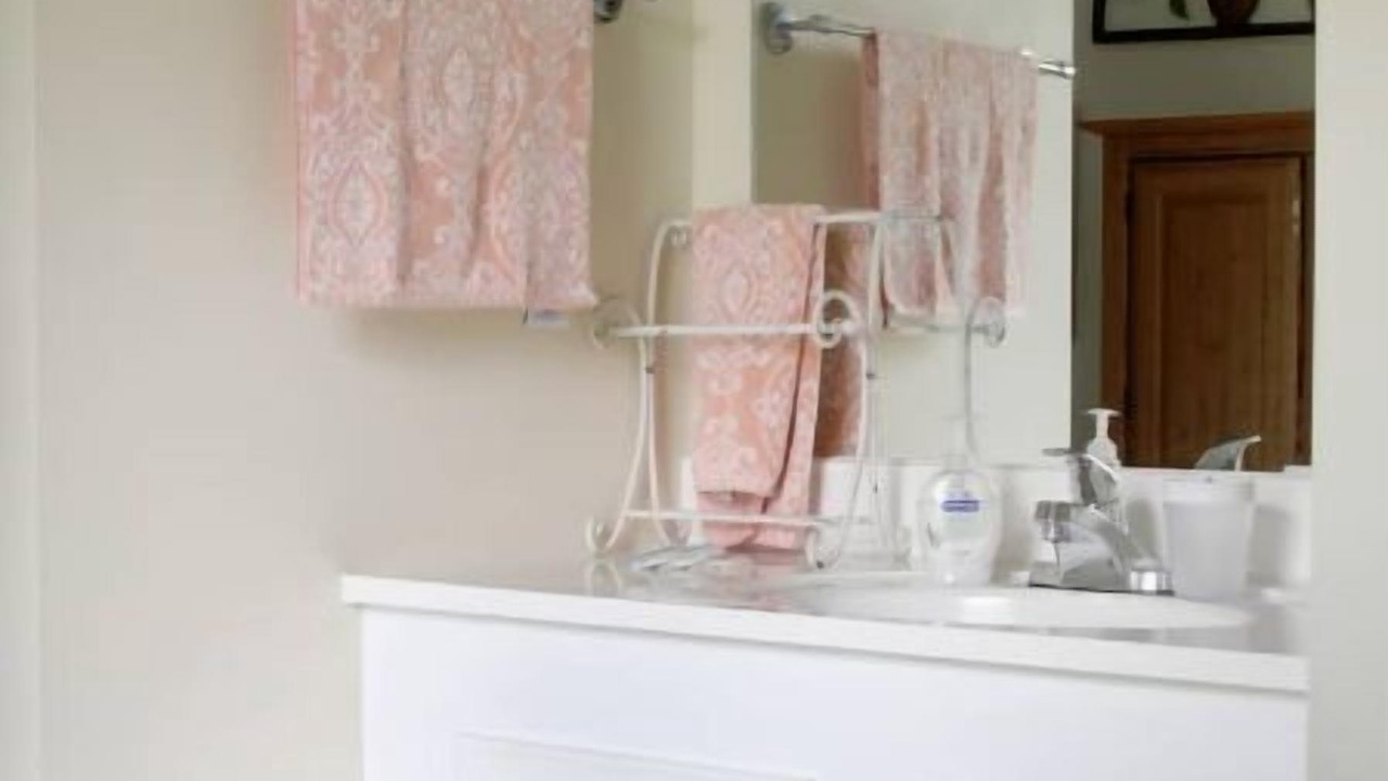 Photo of Bathroom in King