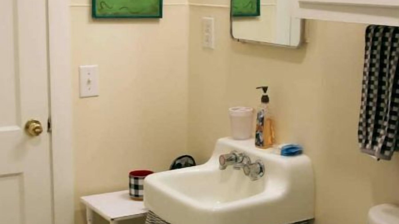 Photo of Bathroom in King