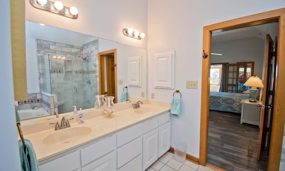 Photo of Bathroom in Pine Knoll Shores