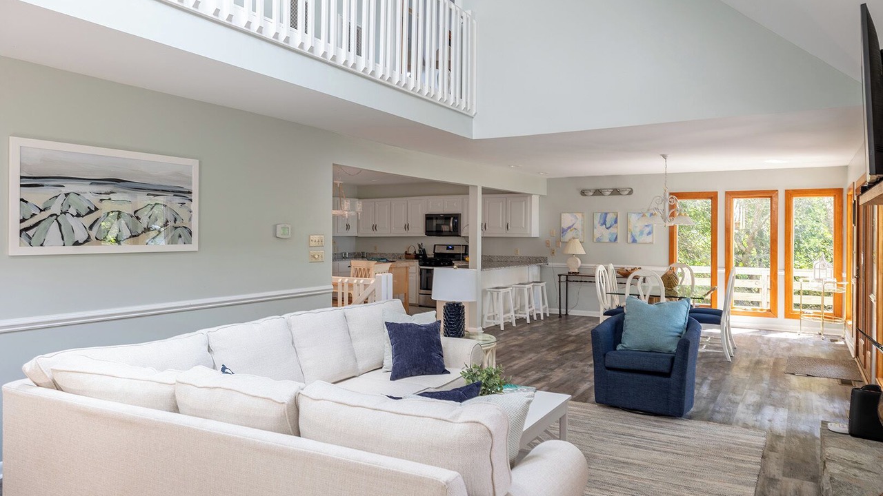 Photo of Livingroom in Pine Knoll Shores