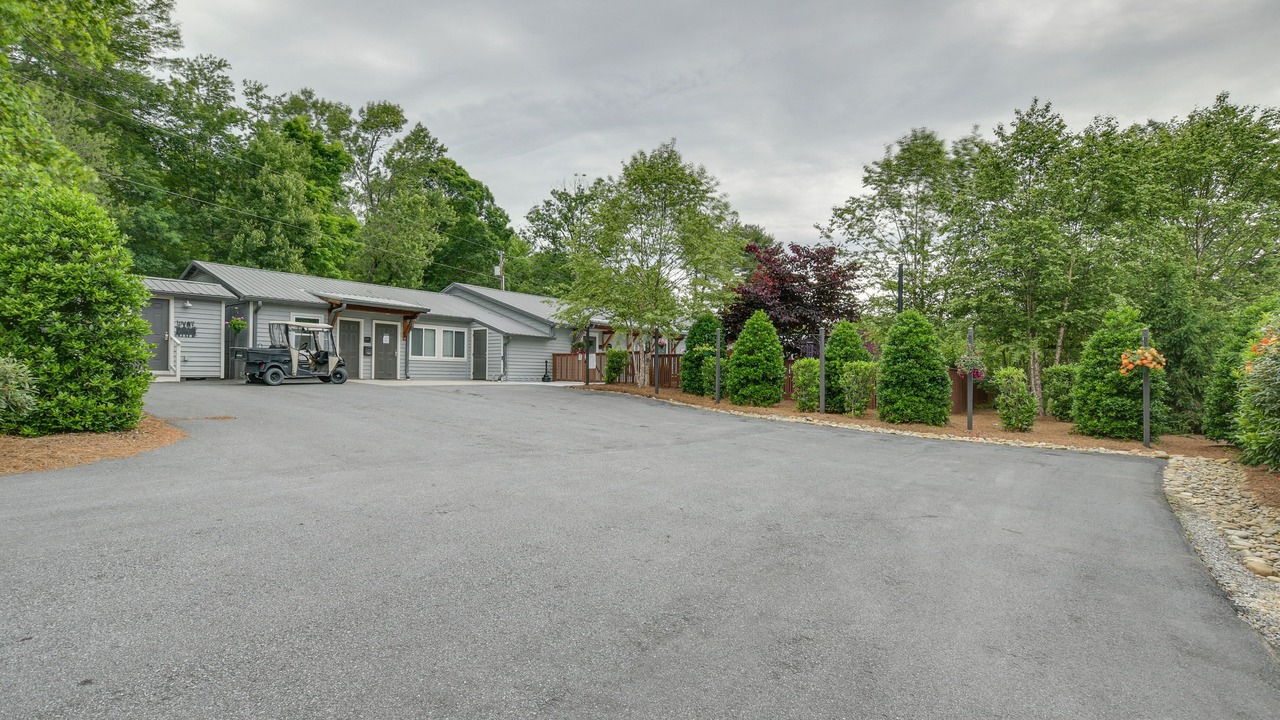 Photo of Outdoor in Upward