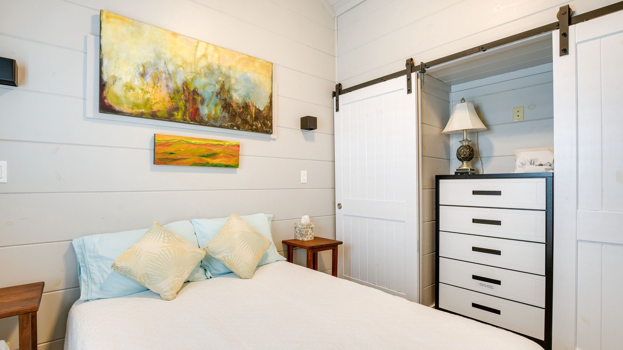 Photo of Bedroom in Upward