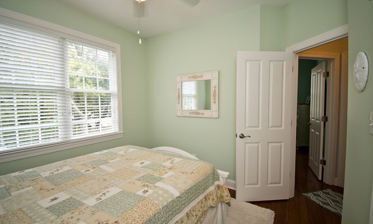 Photo of Bedroom in Pine Knoll Shores