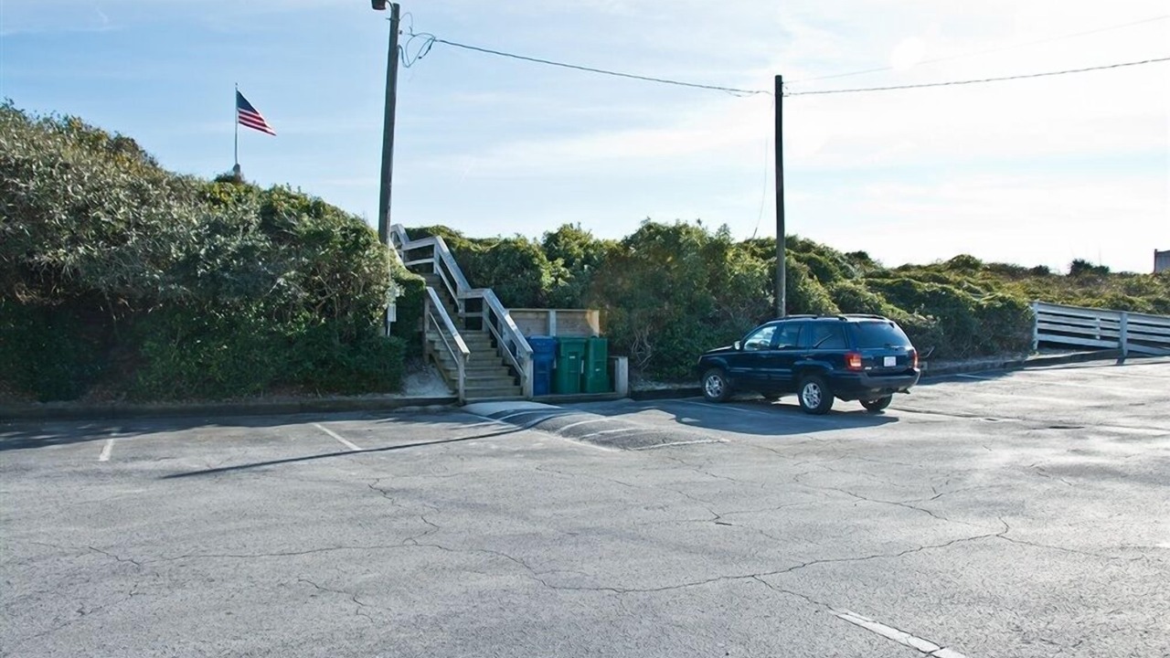 Photo of Others in Pine Knoll Shores