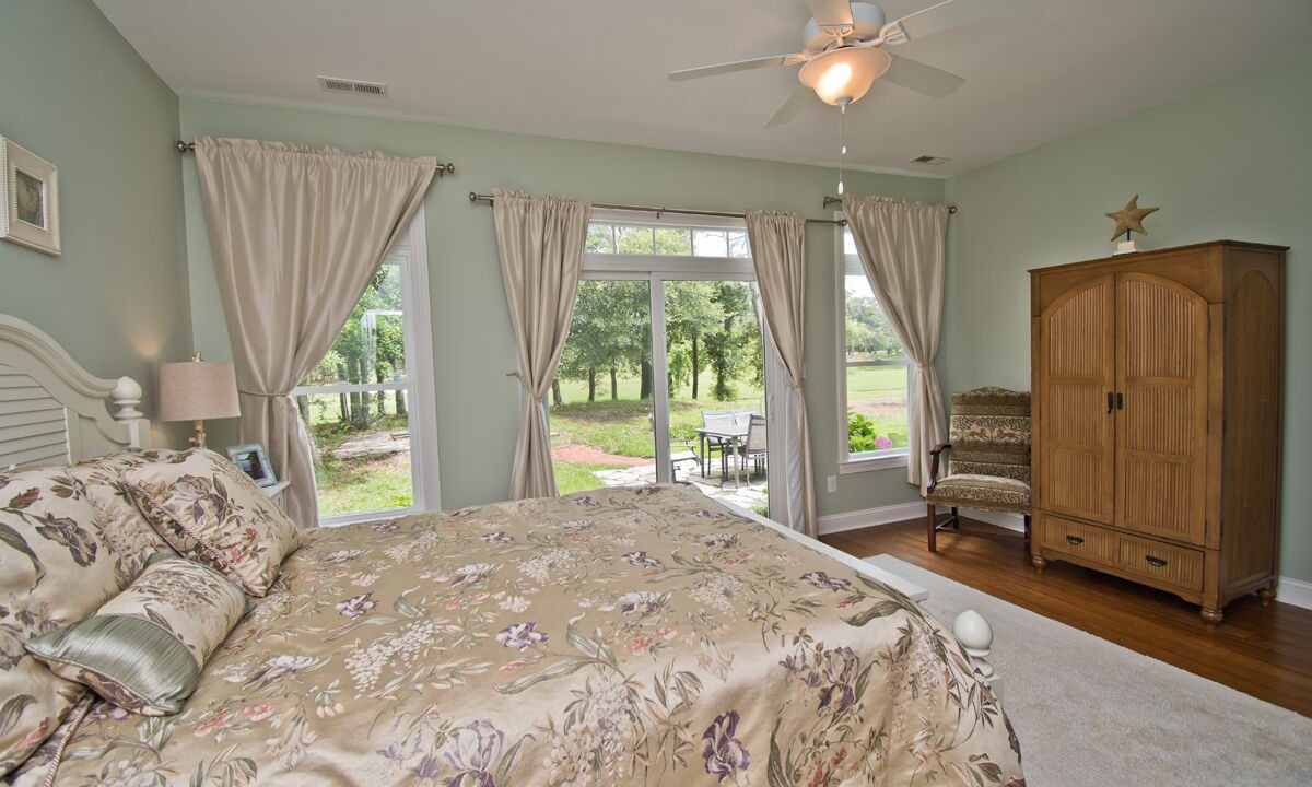 Photo of Bedroom in Pine Knoll Shores