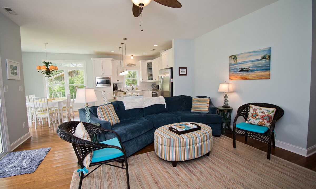 Photo of Livingroom in Pine Knoll Shores