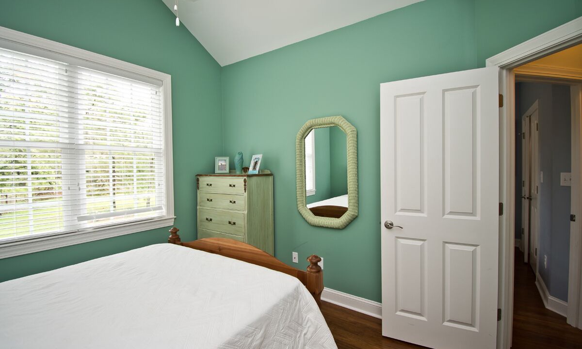 Photo of Bedroom in Pine Knoll Shores