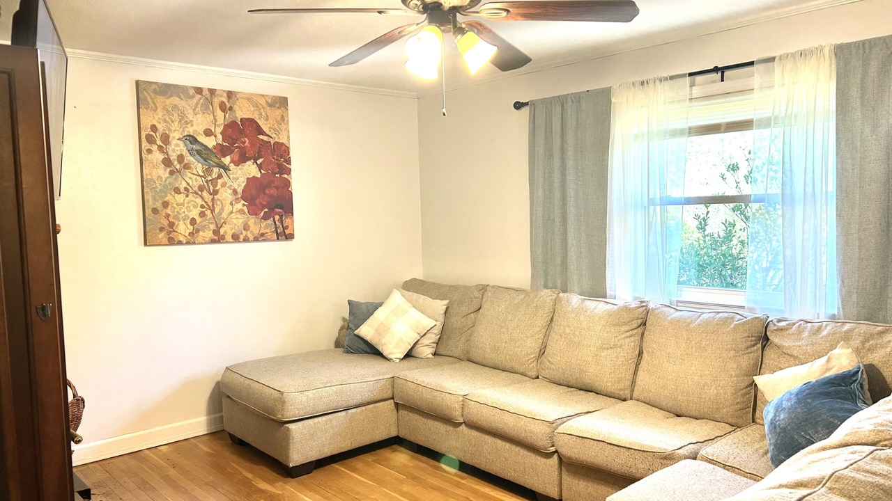 Photo of Livingroom in Stokes