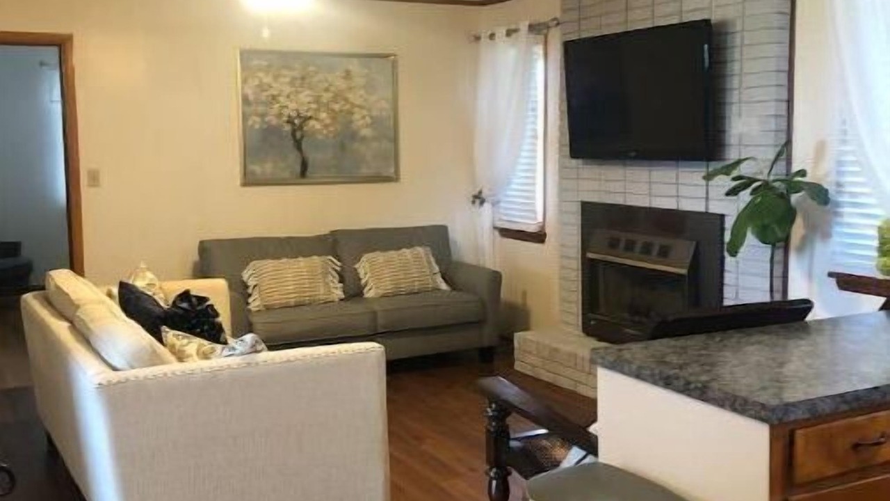 Photo of Livingroom in Hiddenite