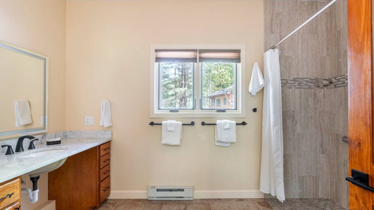 Photo of Bathroom in Marshall