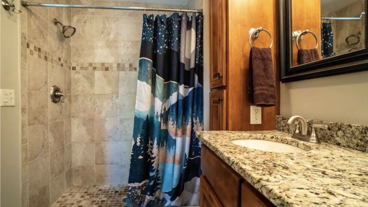 Photo of Bathroom in Hayesville