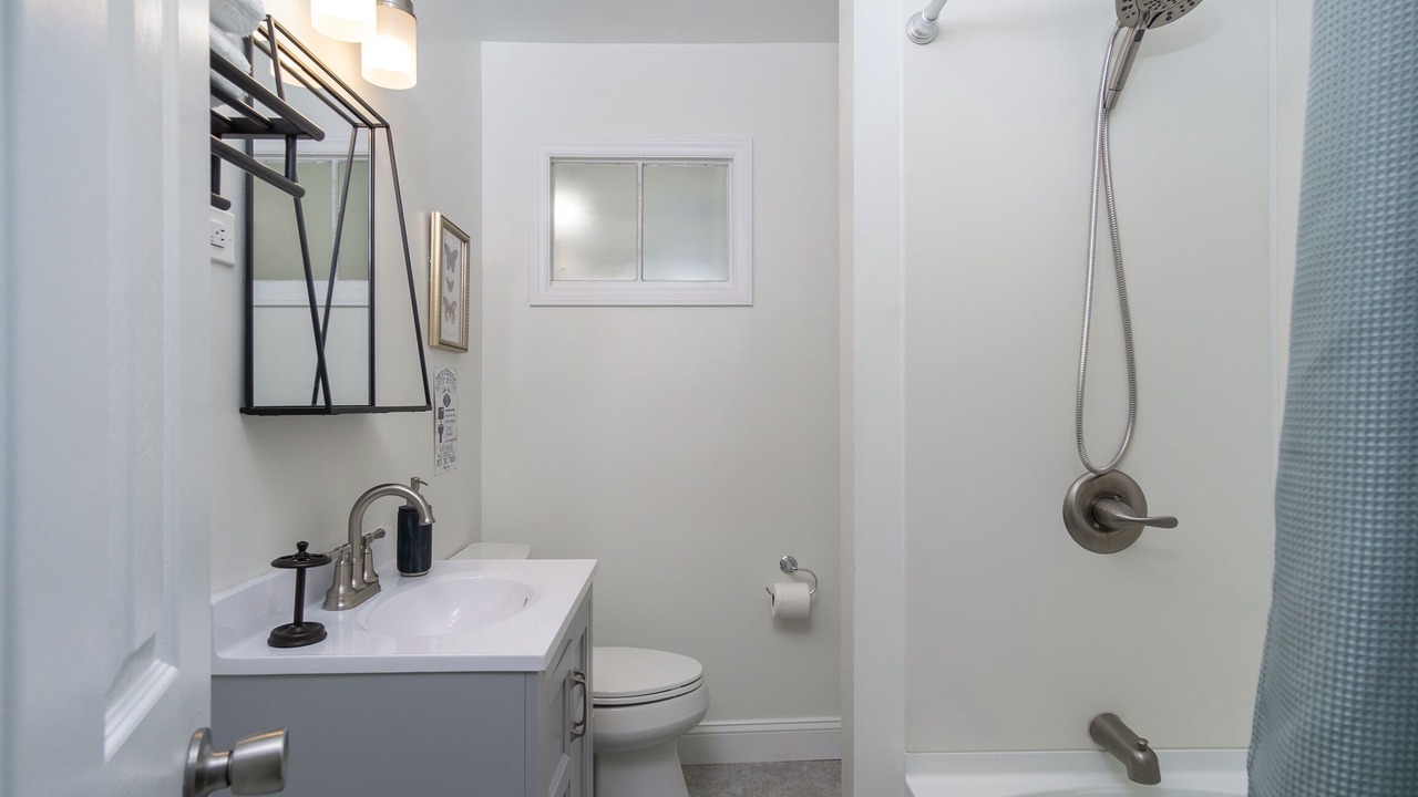 Photo of Bathroom in Old Fort