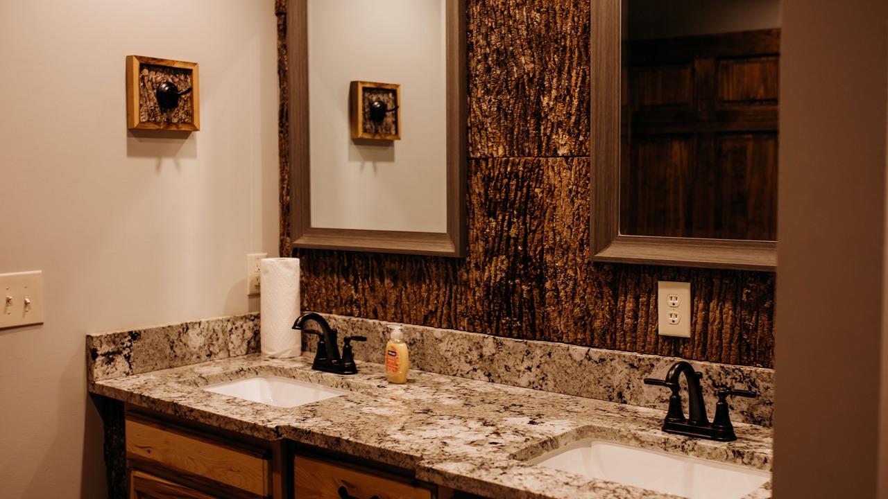 Photo of Bathroom in Newland