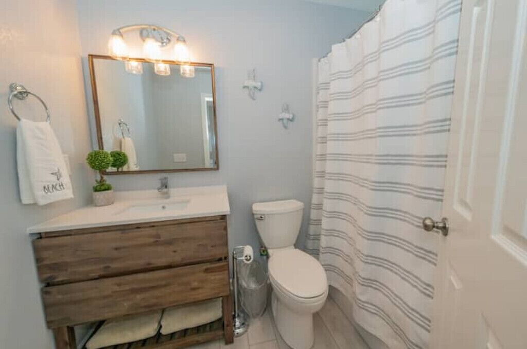 Photo of Bathroom in Sea Scape