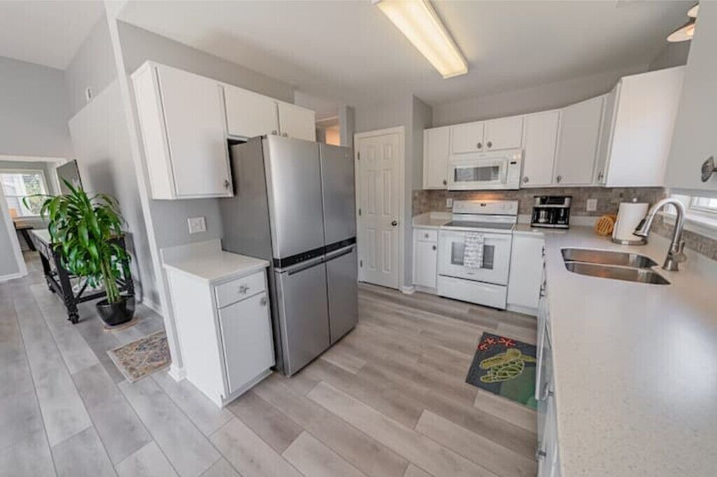 Photo of Kitchen in Sea Scape