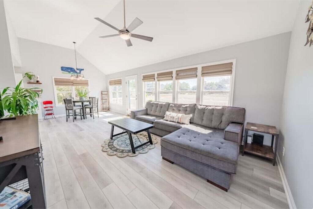 Photo of Livingroom in Sea Scape