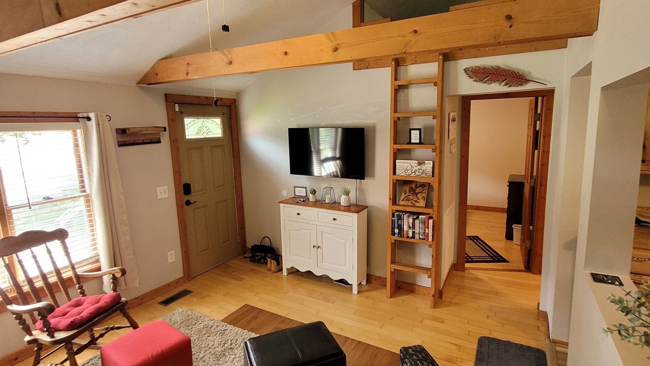 Photo of Livingroom in Warrensville