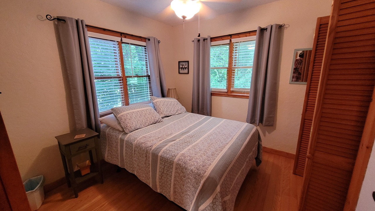 Photo of Bedroom in Warrensville