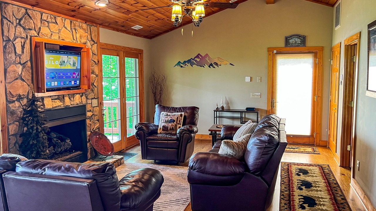 Photo of Livingroom in West Jefferson