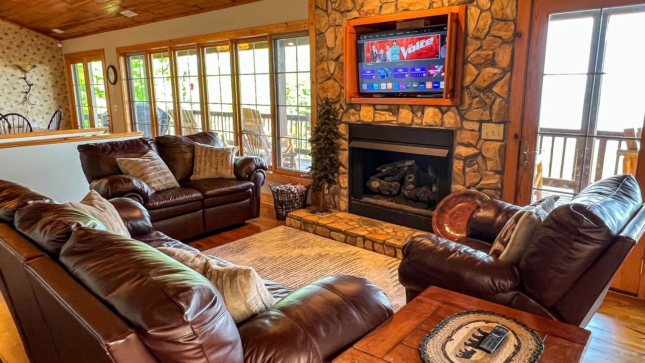 Photo of Livingroom in West Jefferson