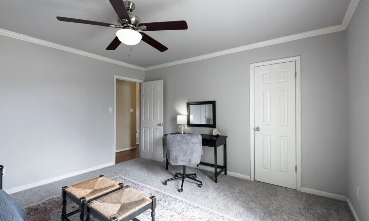 Photo of Livingroom in Pineville