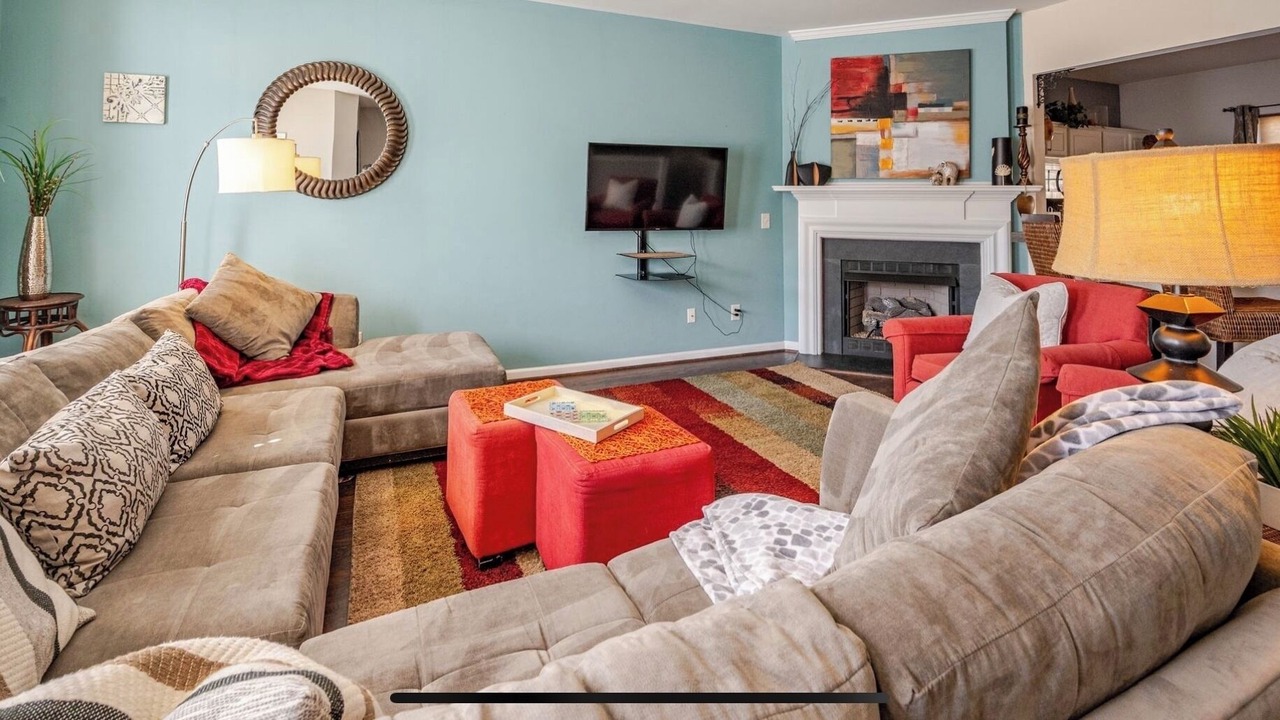 Photo of Livingroom in Northwest Raleigh