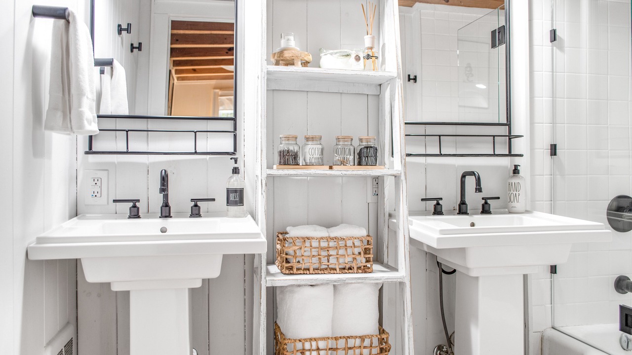 Photo of Bathroom in Mirror Lake