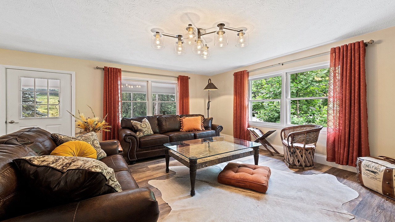 Photo of Livingroom in Waynesville