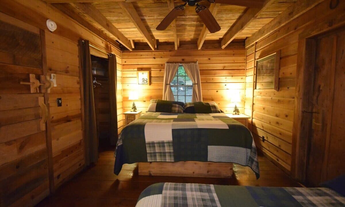 Photo of Bedroom in Saluda