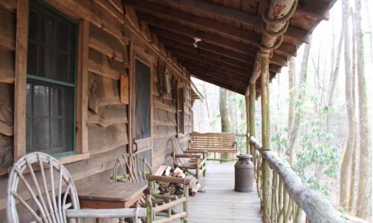 Photo of Patio Balcony in Saluda