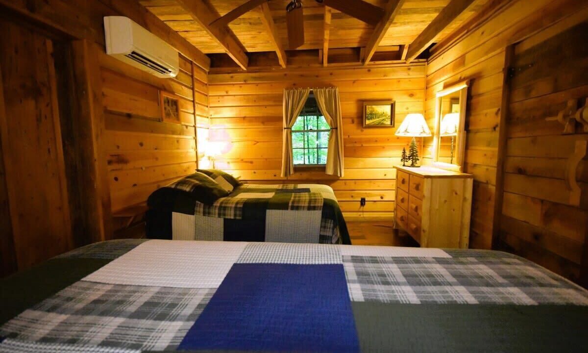Photo of Bedroom in Saluda