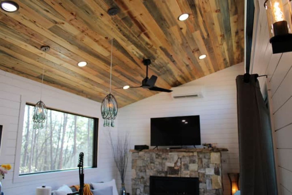 Photo of Livingroom in Morganton