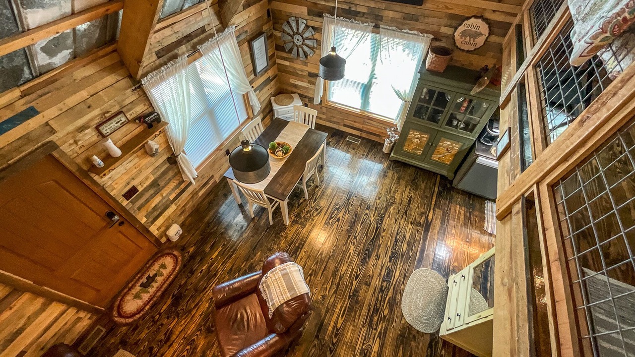 Photo of Livingroom in Millers Creek