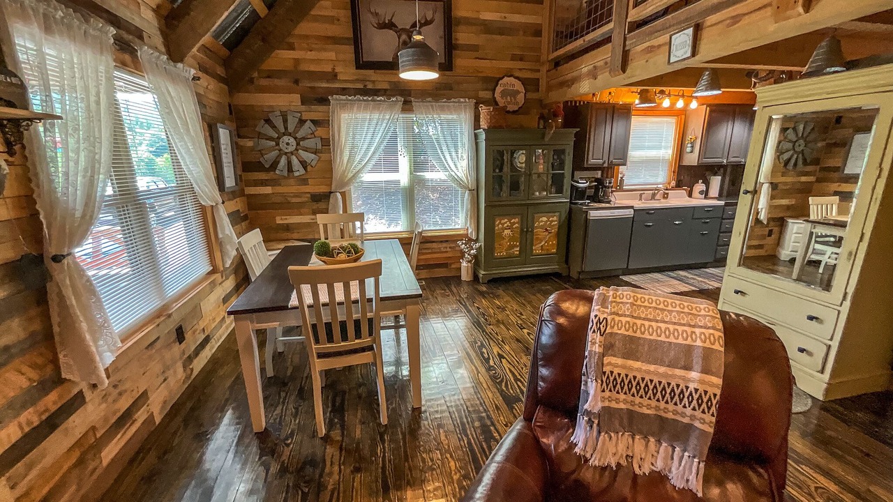 Photo of Livingroom in Millers Creek