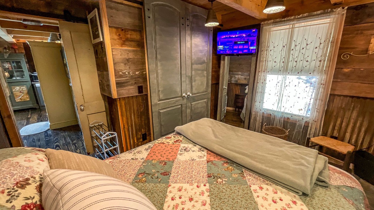 Photo of Bedroom in Millers Creek