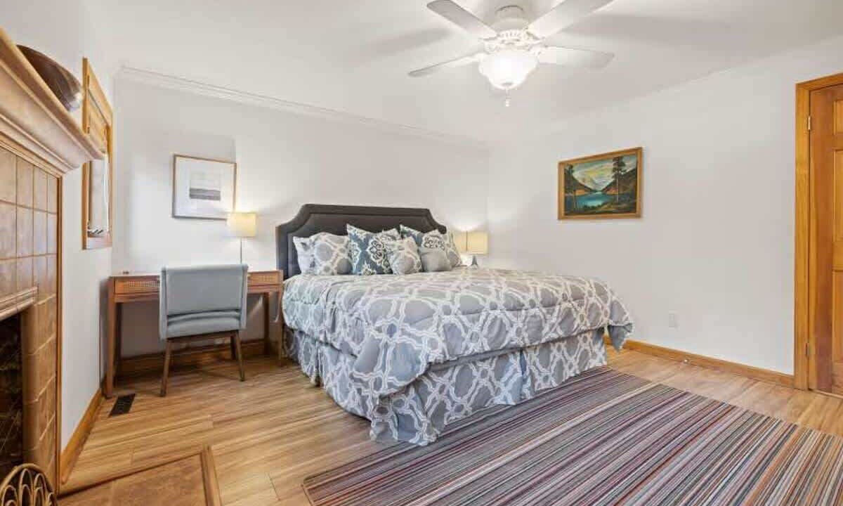 Photo of Bedroom in Hendersonville