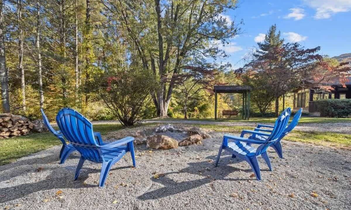 Photo of Outdoor in Hendersonville